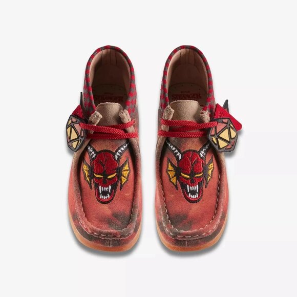 New Men's Clarks Wallabee Evo Stranger Things Dark Sand Size 13 - Picture 2 of 8